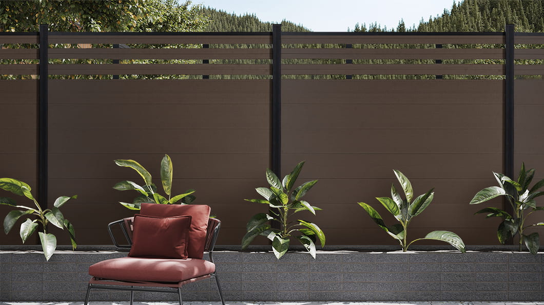 Expert Insights: How Composite Fencing is Revolutionizing Backyard Privacy in the United States