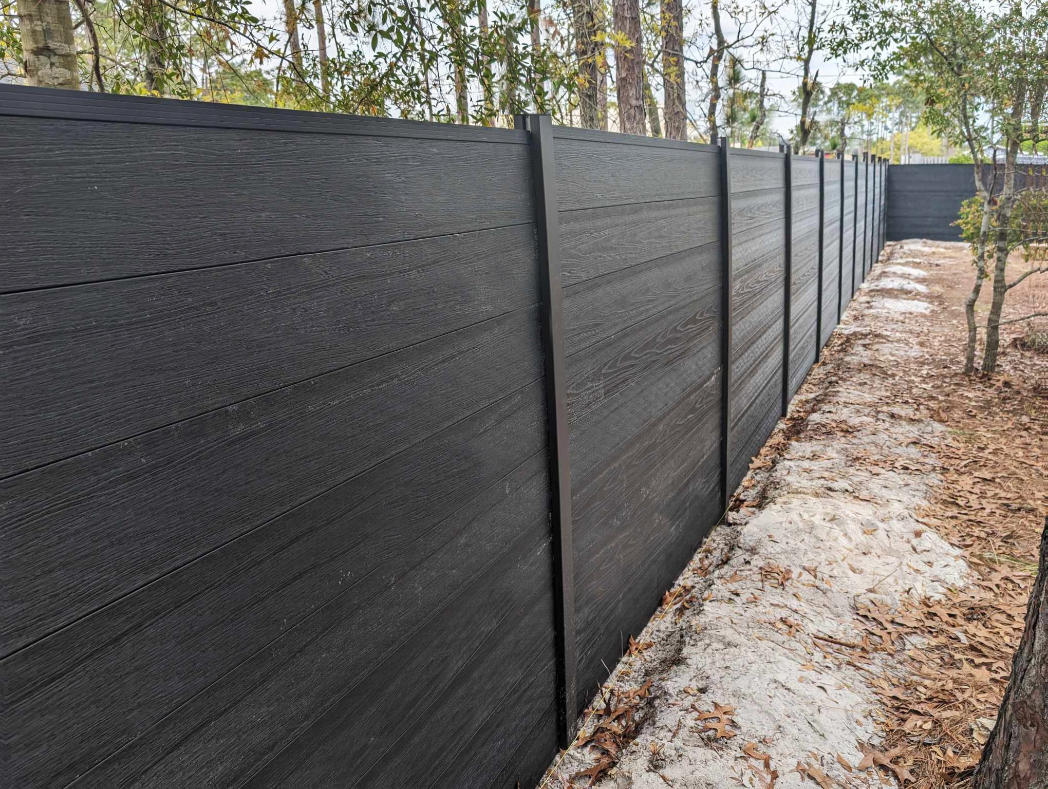 Mastering Modern Property Boundaries: The Benefits of Composite Fencing in the United States