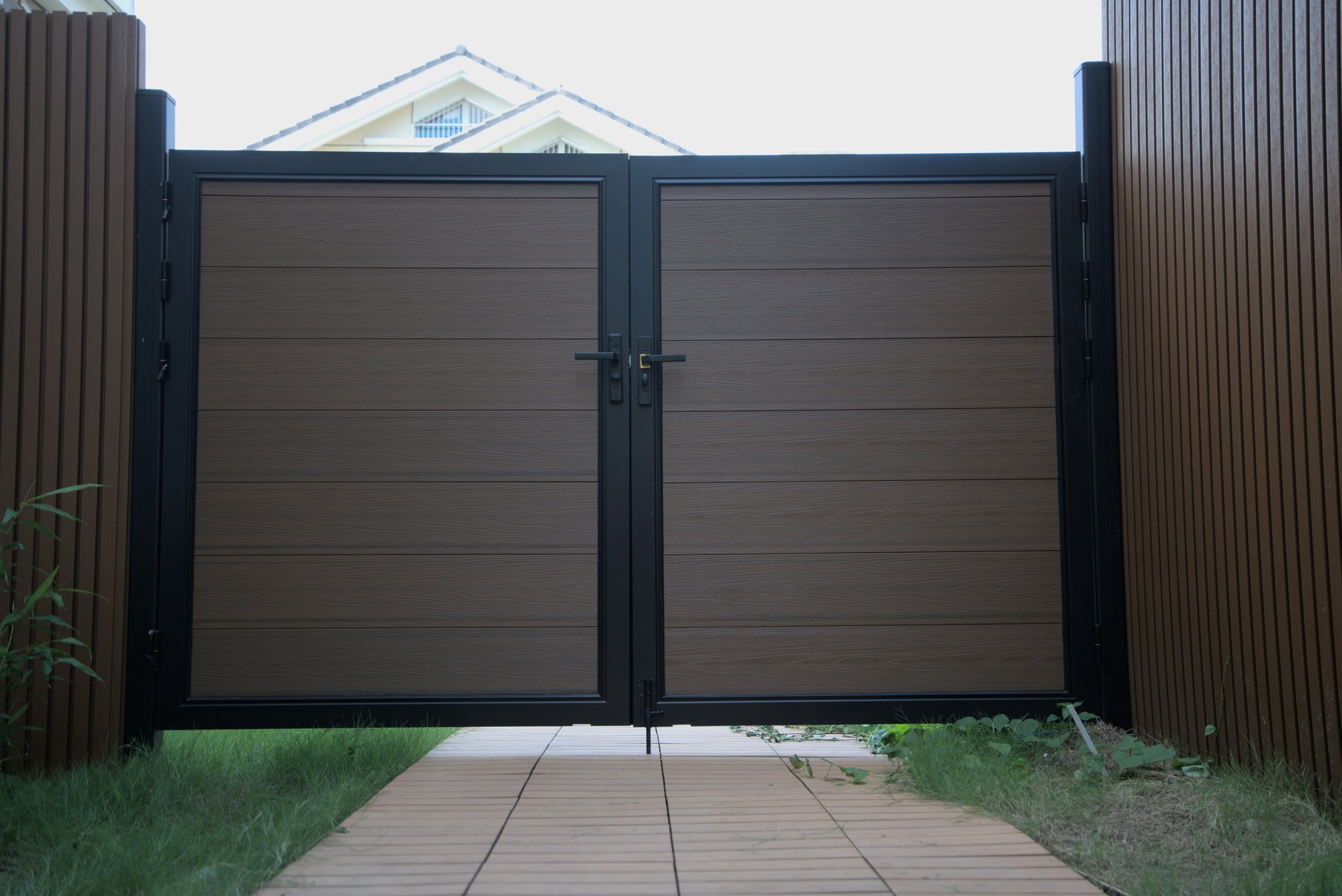 Elegant Double Gate for Your Garden – Secure and Stylish Access